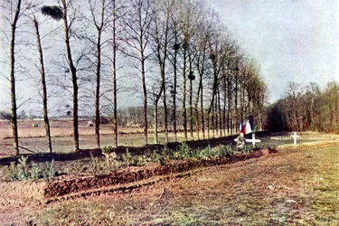 Une tombe avec plusieurs soldats français tués à Soisy-Bouy pendant la bataille de la Marne à l
